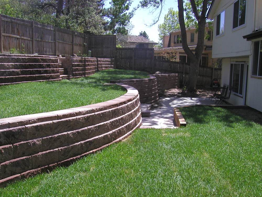 Allen Block Classic Retaining Wall - Serpentine Design